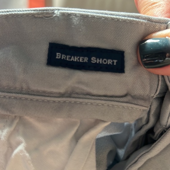 Vineyard Vines 32” Breaker Short 7” - Picture 4 of 4